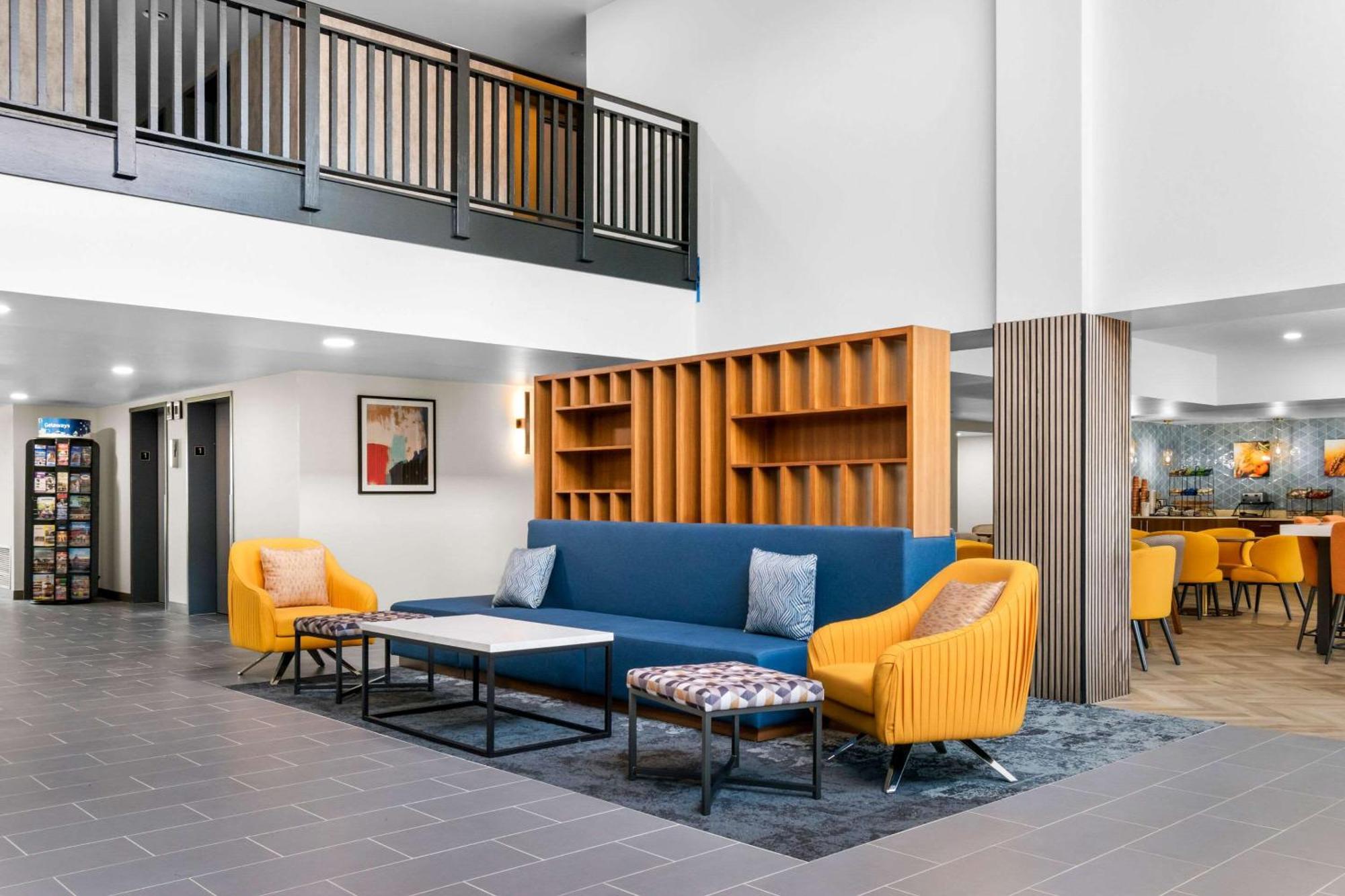 Hotel Comfort & North York